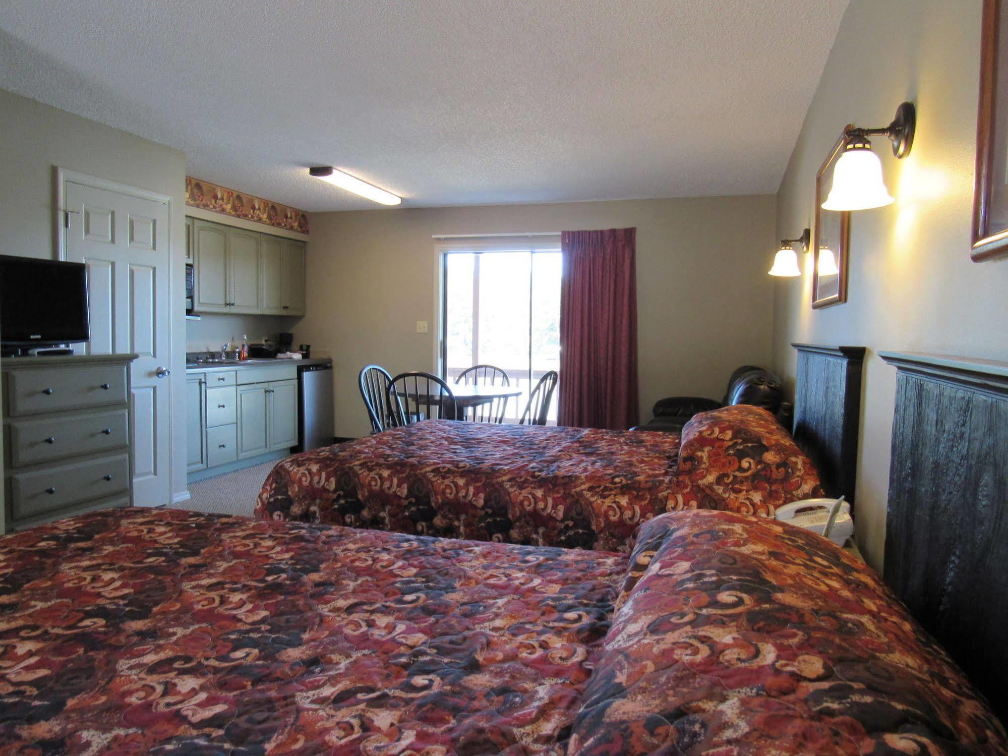 Country Inn Lake Resort Hot Springs Exterior photo